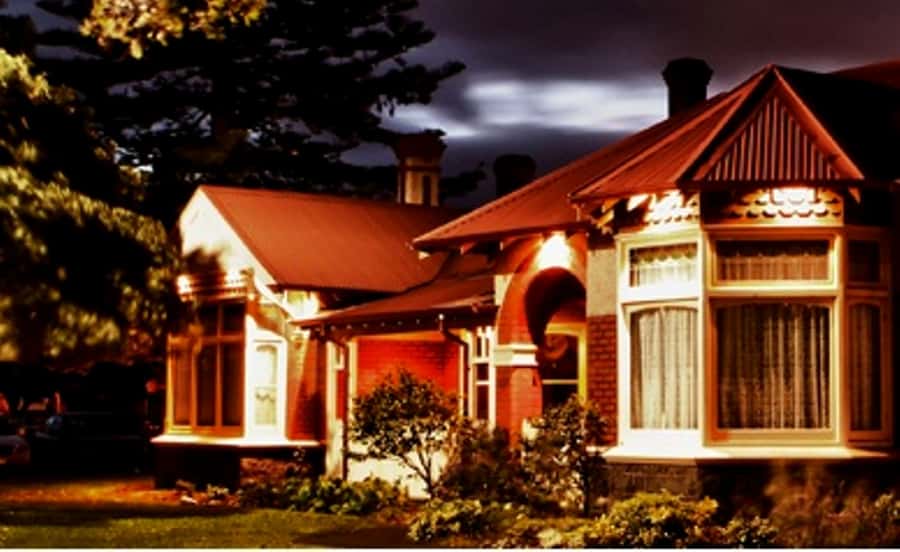 MELBOURNE:Altona Homestead Ghost Tour: Spirits of the Past - Getting there the easy way: meeting point, parking, and timing