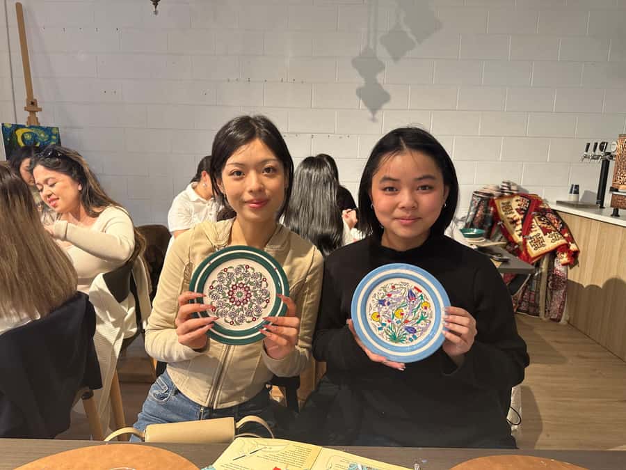 Melbourne: Ceramic Plates & Bowls Paint and Sip Classes - Price and Value: Why $55 Can Make Sense in Melbourne
