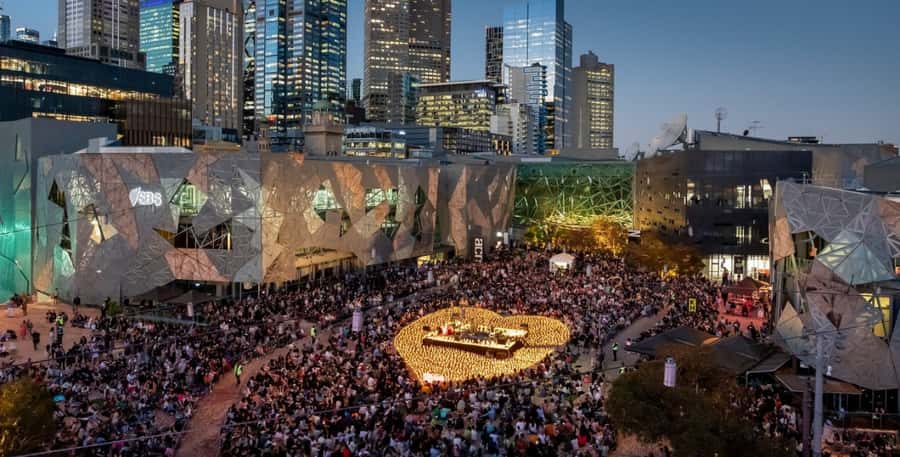 Melbourne City Surrounding Sightseeing Tour - Carlton Gardens and the Royal Exhibition Building area, park calm in the middle of the city