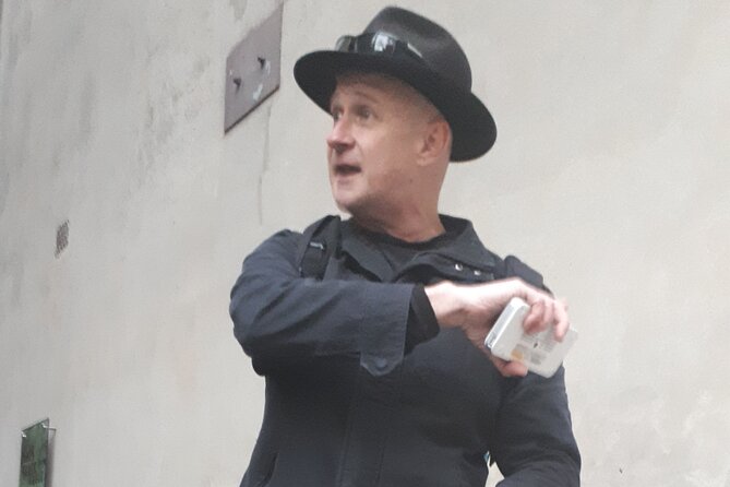 Melbourne Historical Walking Tour: Crime, Gangsters & Lolly Shops - Little Lon, the myths, and why the legends spread
