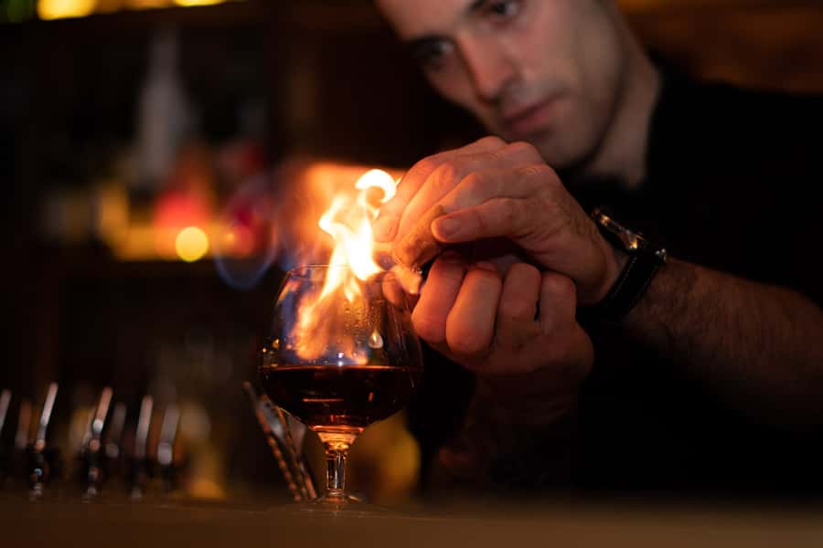 Melbourne: Local Laneway Bars and Their Stories - How the tour avoids the usual bar-crawl chaos