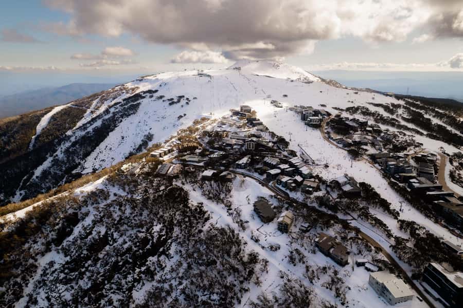 Melbourne: Mt Buller Snow Tour-Save on Hire & True 5 Hrs Fun - No experience required: what that really means on snow day
