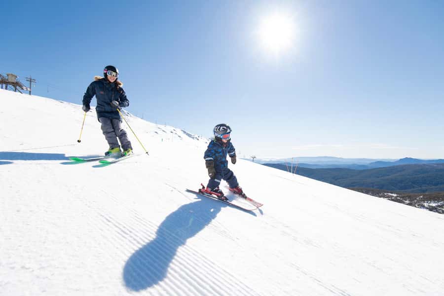 Melbourne: Mt Buller Snowy Escape Trip - 6 Hours of Snow Fun - Yea Break Time: Small Town Reset for Legs and Coffee