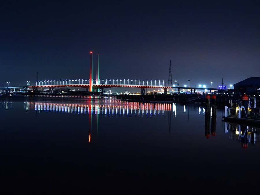Melbourne: Nighttime Private City Tour with Transfer & Stops - Yarra River stop: night lighting meets a big-city corridor