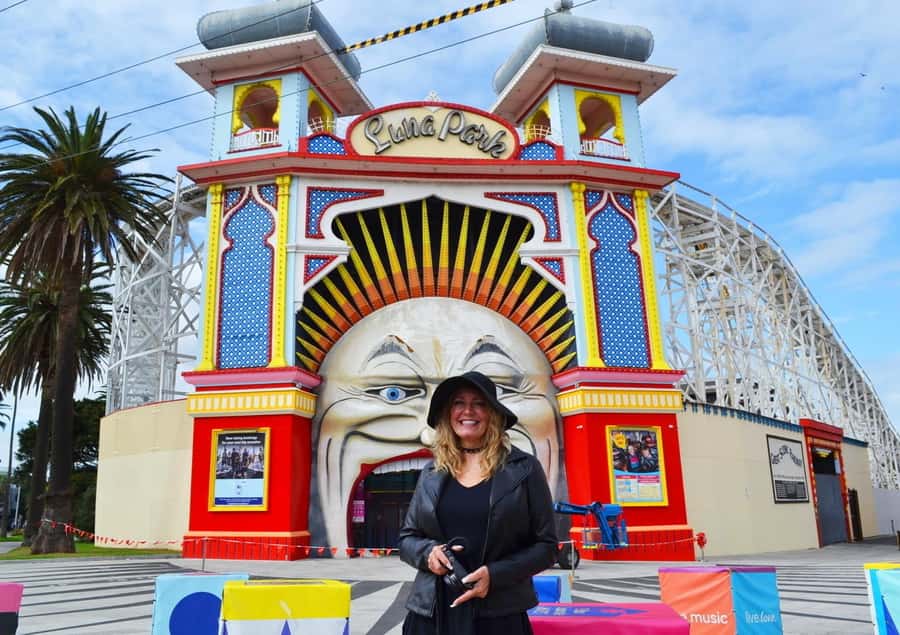 Melbourne: Private Melbourne City Tour with Stops - Albert Park Lake and the Grand Prix track time