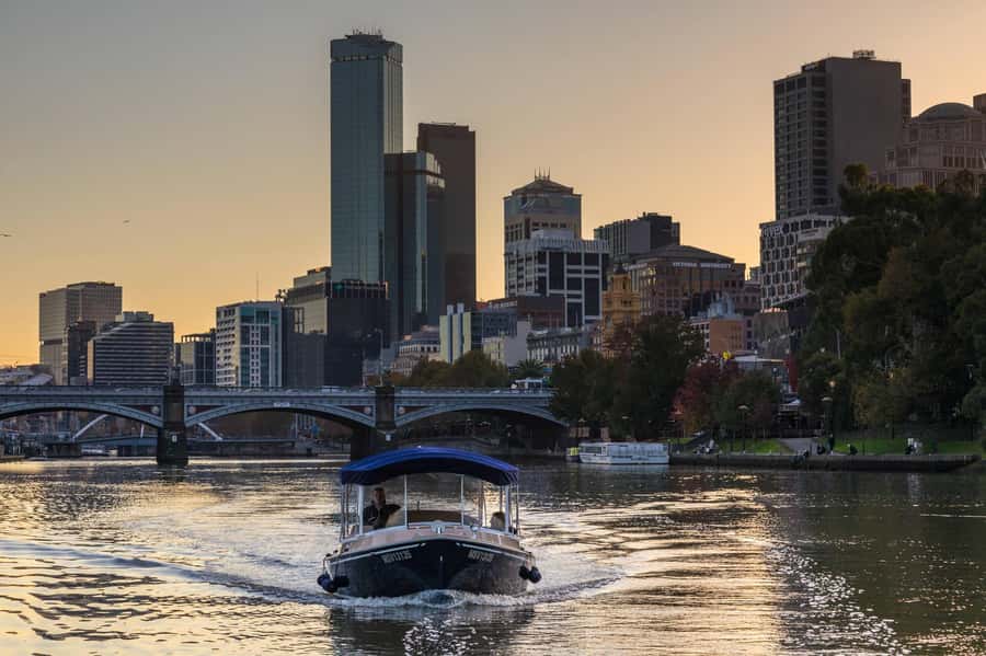 Melbourne: Private Yarra River Cruise w/ Cheese & Wine - Sound and atmosphere: making the cruise feel like yours