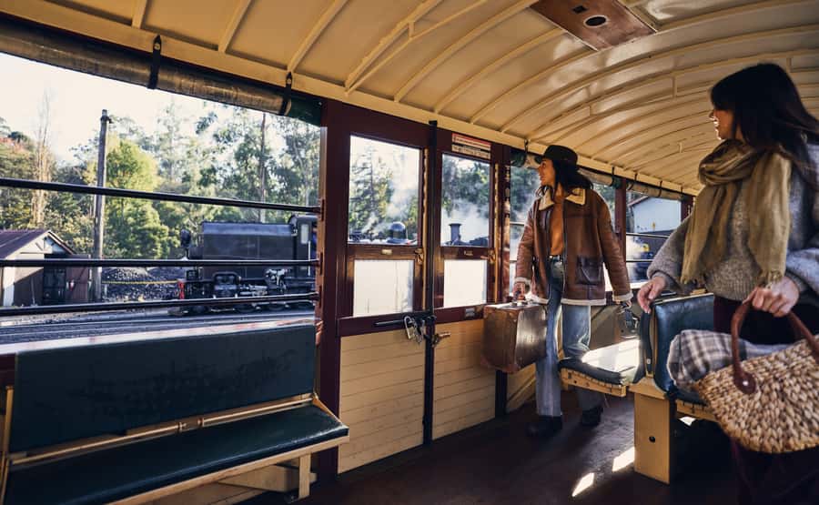 Melbourne: Puffing Billy Railway & Penguin Parade Day Tour - Penguin Parade at Sunset, Summerland Beach Timing That Works