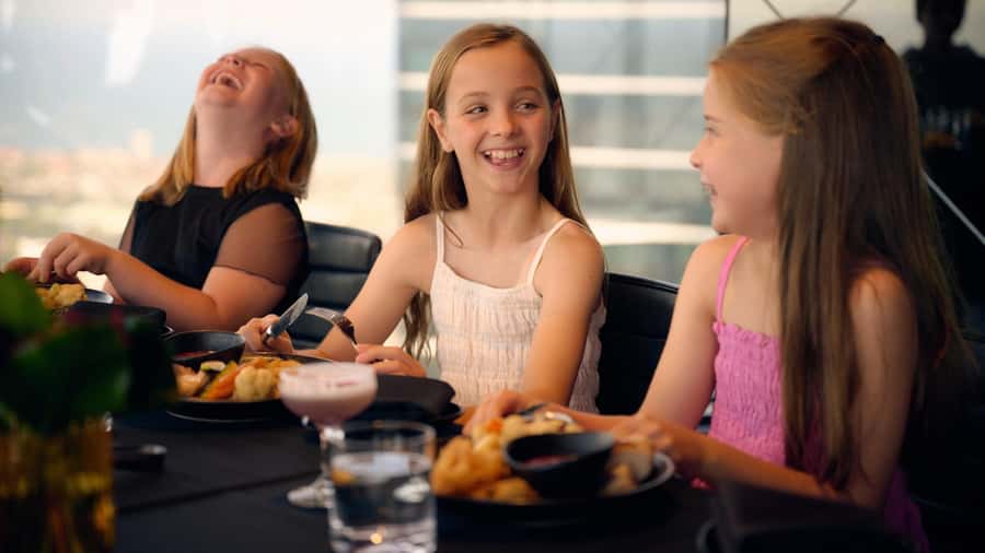 Melbourne: Skydeck and Altitude Dining Experience - Dinner First at Eureka 89, with Melbourne in the Background