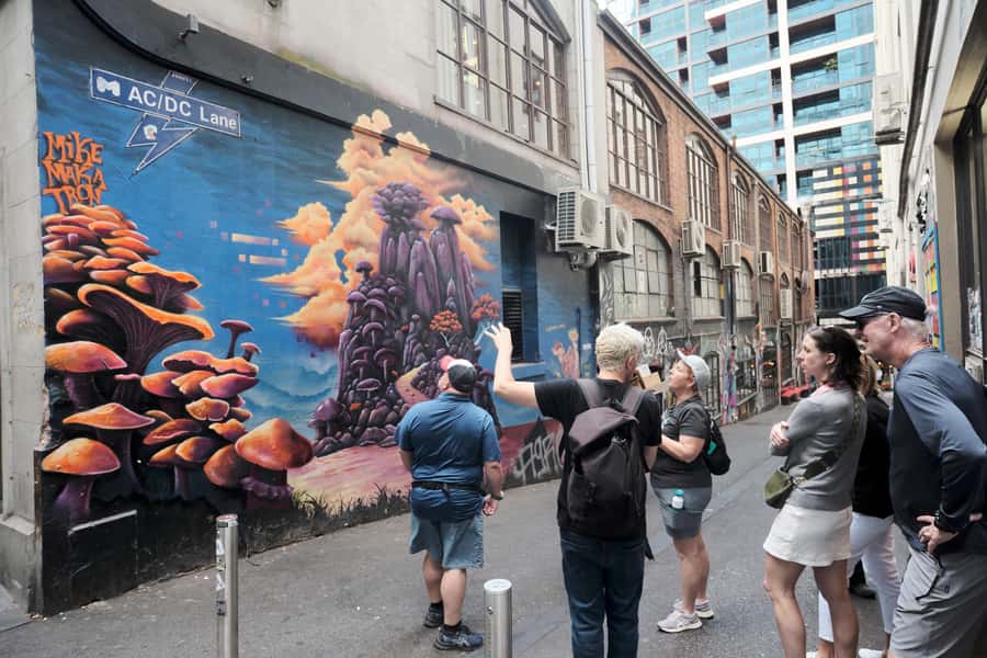 Melbourne: Street Art Walking Tour with a Street Artist - The big finish at Blender Studios, meeting artists and seeing art in motion