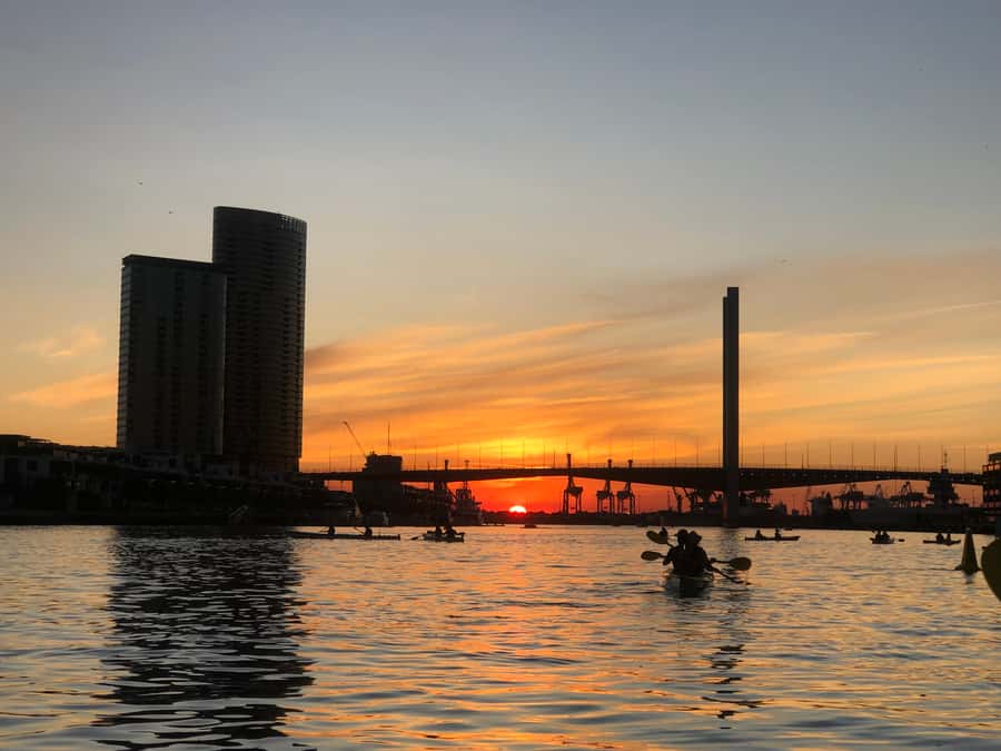 Melbourne: Sunset Kayak Tour with Dinner - What to Wear and Bring for a 3-Hour Sunset Paddle