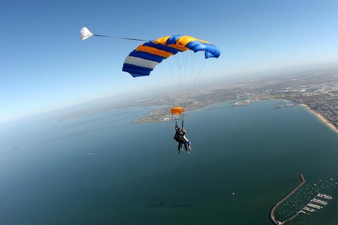 Melbourne: Tandem Skydive Experience over St. Kilda Beach - Group Size, Language, and the Instructor Experience