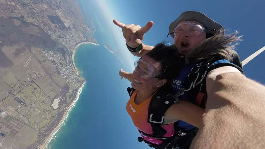 Melbourne: Tandem Skydive over Great Ocean Road + Transfer - Key highlights at a glance