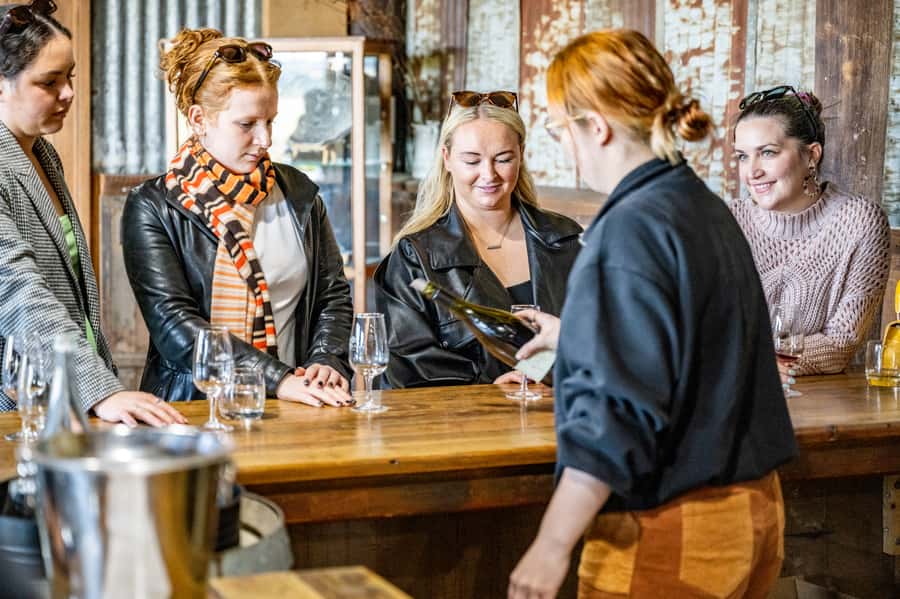 Melbourne: Yarra Valley Wine, Cider, Gin, Beer, & Choc Tour - Meeting in East Melbourne: plan to be early, like actually early