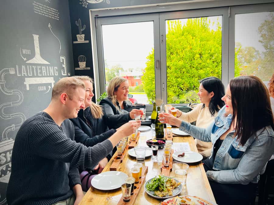 Melbourne: Yarra Valley Wine Tour + Lunch & Gin/Beer Option - Starting from Melbourne: where to meet and how the day flows