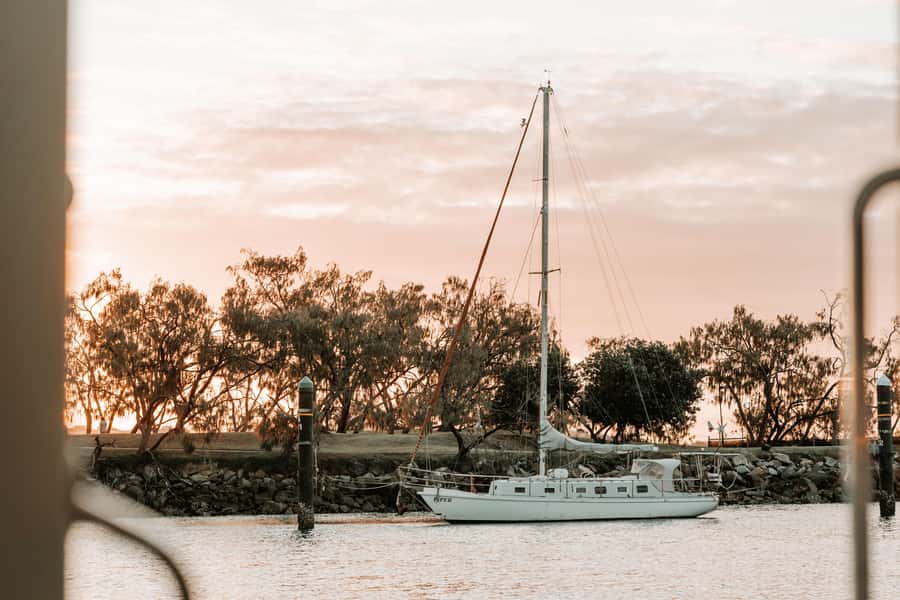 Mooloolaba: Sunshine Coast Sunset Canal Cruise - Your 1-Hour Route: Canals, Islands, and the Coastal Turnaround
