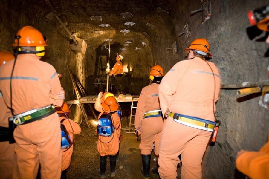 Mount Isa: Hard Times Mine Tour - Trying the Air-Leg Drill: Feel the Process, Hear the Earth