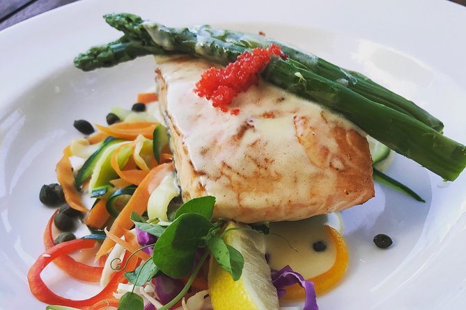 Mount Tamborine Wine Tasting Tour from Brisbane or the Gold Coast - Lunch at a Winery: When Your Day Stops Being Just Sipping