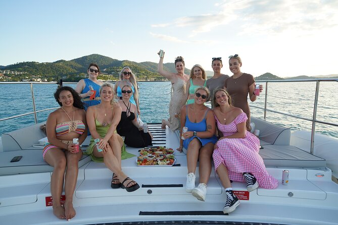 NEW SUNSET TOUR-Airlie Beach Sunset Sail in Style- BYO drinks - Food and drinks: BYO done the smart way