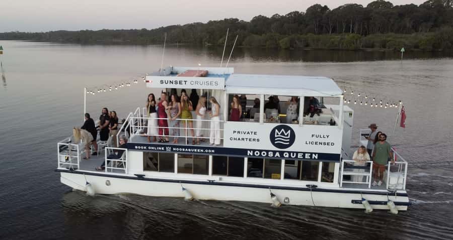 Noosa River Sunset Cruise - Wildlife spotting that feels realistic, kangaroos and native birds