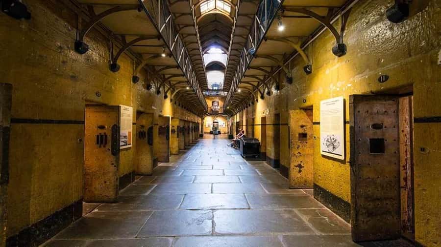 Old Melbourne Gaol Entry Ticket + Souvenir - Timing your visit on a one-day ticket