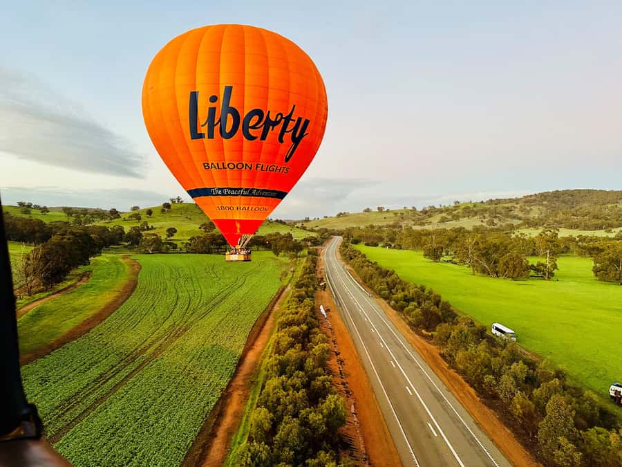 Perth: Avon Valley Hot Air Balloon Flight with Breakfast - How the flight timing works, sunrise meeting and moving to the launch site