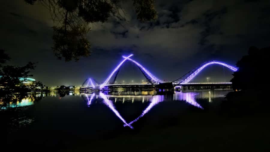 Perth: City of Lights Tour with Dessert - Comfortable shoes and night-photo readiness