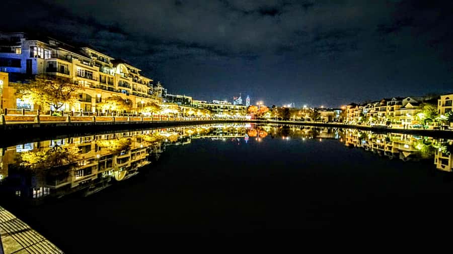 Perth: City of Lights Tour with Dessert - Price and value at $35 for 150 minutes