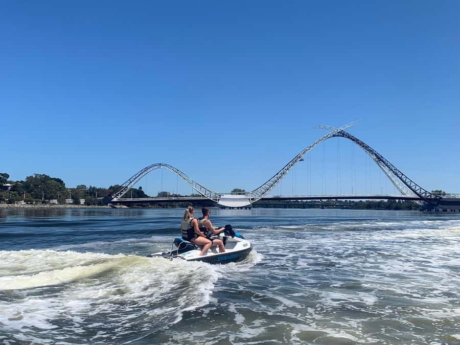 Perth: Guided Jet Ski Tour with Freestyle Session - How the 150-minute plan keeps things fun (and not rushed)