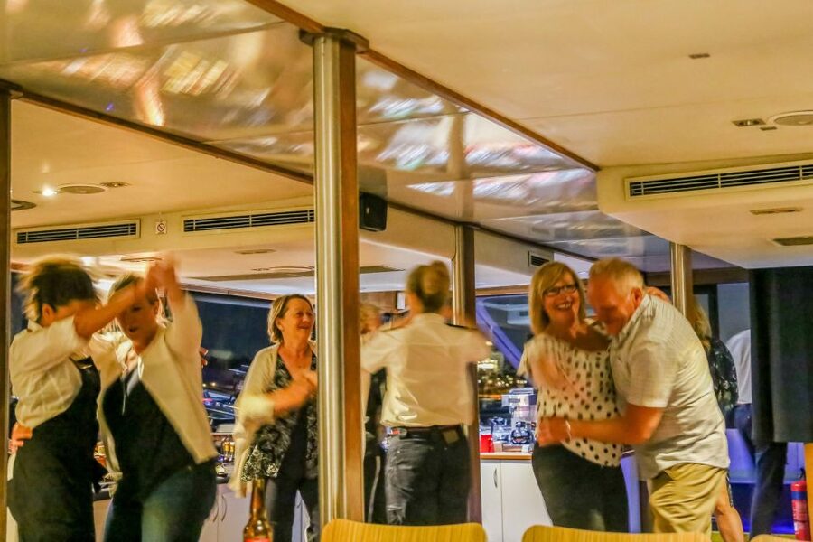 Perth: Swan River Dinner Cruise - Reserved seating and the reality of window expectations