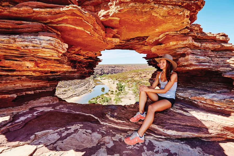Perth to Exmouth: 6-Day Ningaloo Reef & Coral Coast Tour - Comfort on the mini-coach, group size, and the long-drive reality