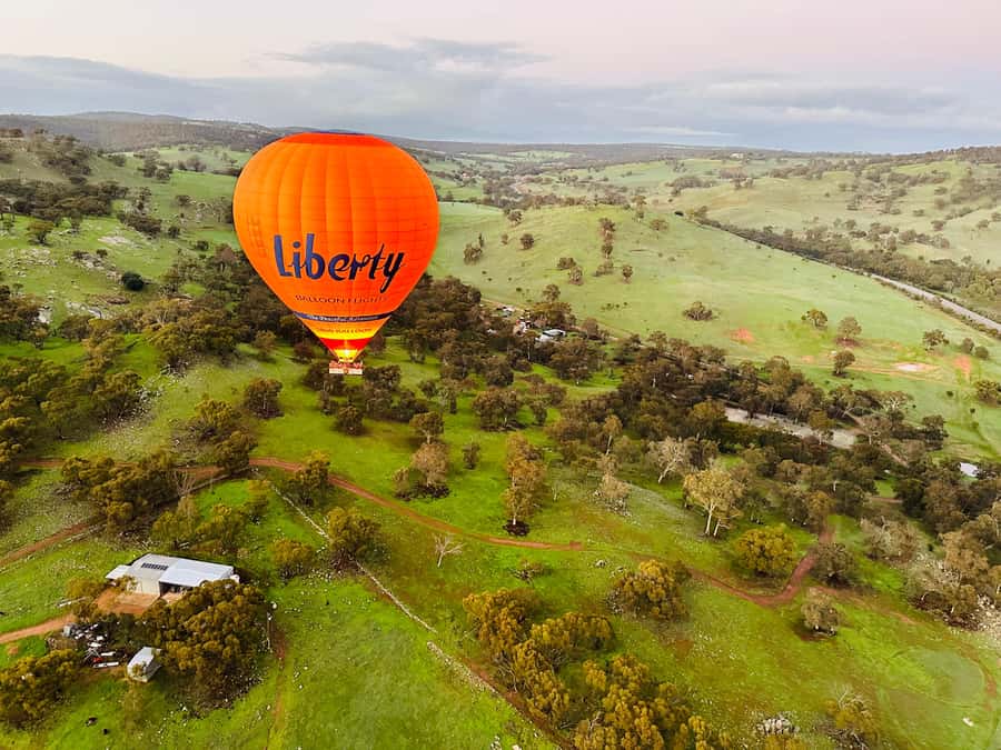 Perth to Northam: Balloon flight including shuttle bus - The early drive to Northam: over an hour of waiting that feels calm