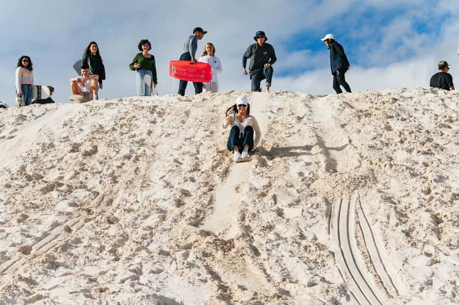Pinnacles Desert: Sunset BBQ & Stargazing Tour +Sandboarding - Wildlife chances: emus and kangaroos in the desert