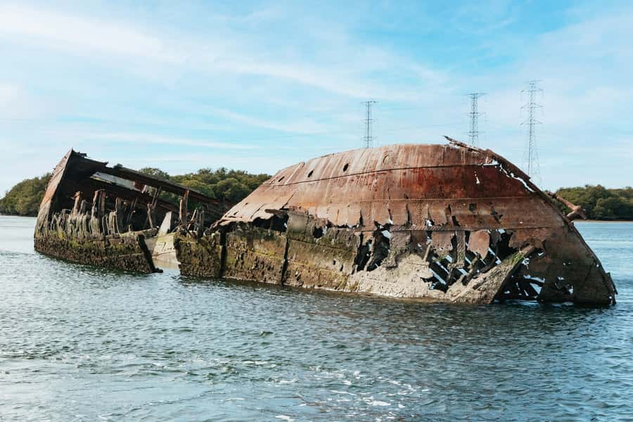 Port Adelaide: Dolphin and Ships Graveyard Cruise - Finding Port Adelaide, meeting by the lighthouse