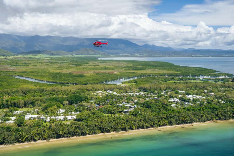Port Douglas: Great Barrier Reef 30-Minute Helicopter Flight - From Port Douglas and 4 Mile Beach to Low Isles, you learn the geography