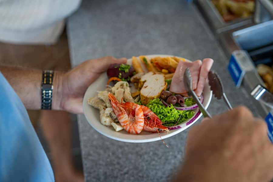 Port Douglas: Outer Barrier Reef Cruise & 10 Min Helicopter - Lunch and snacks: good fuel, but quality can vary
