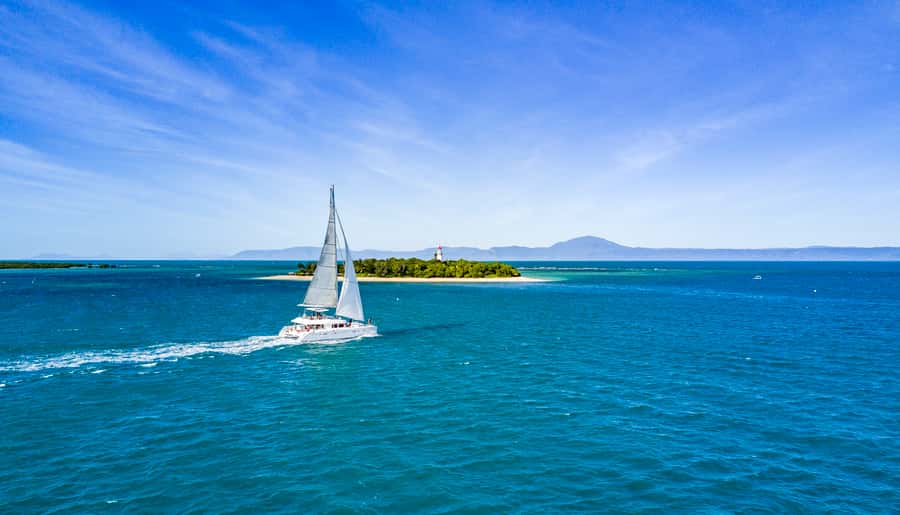 Port Douglas: Reef & Low Isles Cruise on Luxury Catamaran - Port Douglas to Low Isles, why the early timing matters