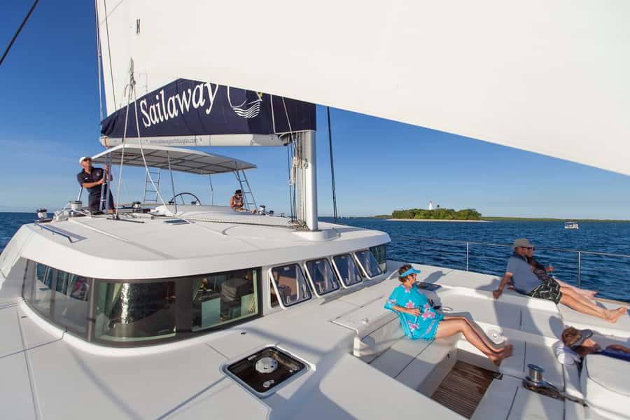 Port Douglas: Reef & Low Isles Cruise on Luxury Catamaran - Food on board and on the island, more than filler