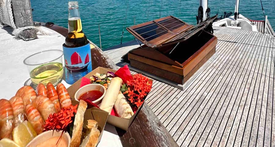 Port Douglas: Shaolin Seafood Lunch Sail, with Fresh Prawns - The seafood lunch menu: spring rolls plus a proper prawns box
