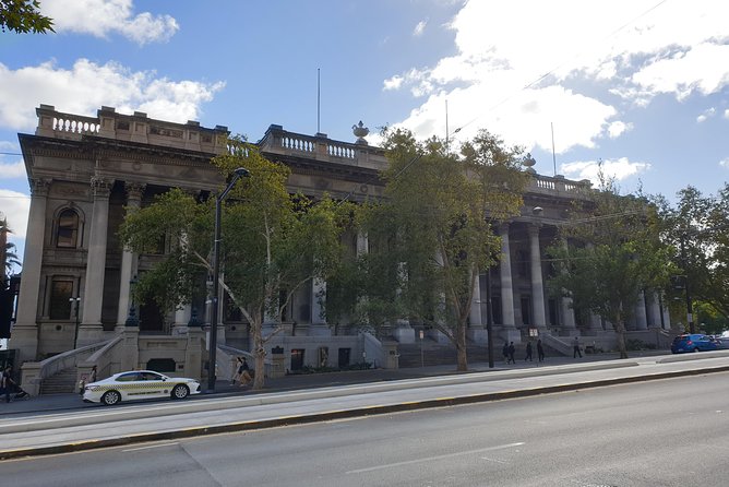 Private Adelaide Walking Tour - Adelaide Oval and the Riverbank precinct, sports as city identity
