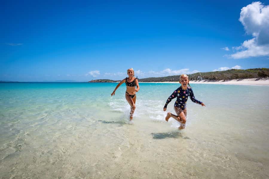 Rosslyn: Great Keppel Island Glass Bottom Boat Tour - Ferry to Fisherman’s Beach, why timing matters for island time