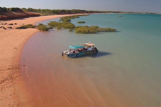 SCENIC AND PREHISTORIC CRUISE - Sparkling Wine & Gourmet Platters - The small-boat advantage for Roebuck Bay