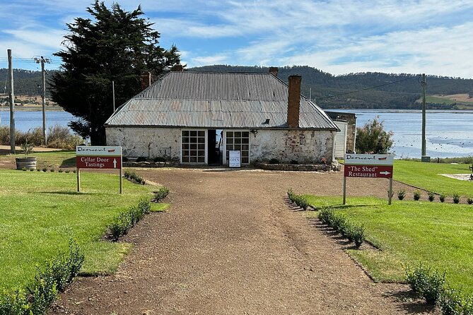 Signature Wine Tour - Hobart & SE Tasmania - How the morning in Hobart sets the tone (pickup within 5 km)