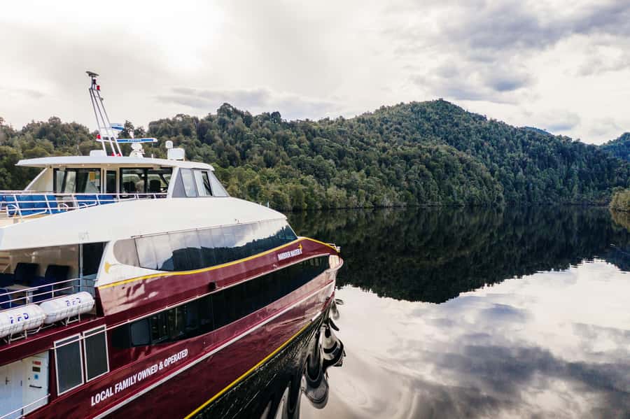 Strahan: World Heritage Cruise on Gordon River with Lunch - Getting underway from Strahan Wharf to Hells Gates