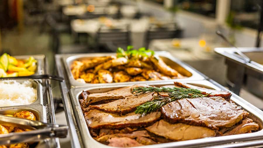 Surfers Paradise: Buffet Dinner Sightseeing Cruise - Menu pacing tips so you get the best of everything