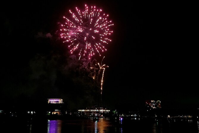 Surfers Paradise Sightseeing City Lights Cruise - Why a Surfers Paradise city lights cruise feels like value