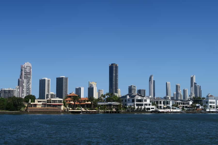 Surfers Paradise: Sightseeing Midday River and Canal Cruise - The on-board vibe: captain humor, guides, and how the stories land