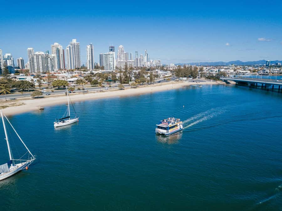 Surfers Paradise: Sightseeing Morning River and Canal Cruise - Enter Cavill Avenue from the water: your Surfers Paradise segment