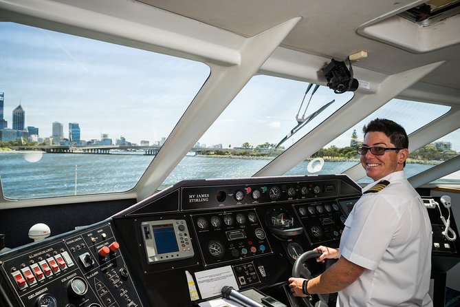 Swan River Scenic Cruise - Live commentary that actually helps you see more