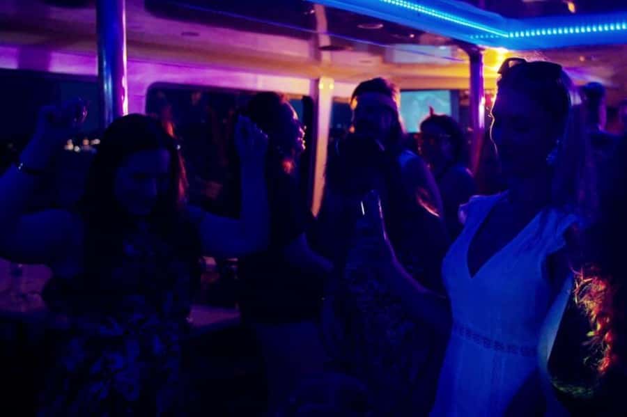 Sydney: 3 Hour Abba Tribute Show Harbour Cruise with Buffet - Abba Party Meets Sydney Harbour: The Core Idea
