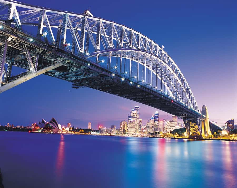Sydney: BridgeClimb Sydney Harbour Summit Night - The upper arch climb: what it feels like in a group of up to 14